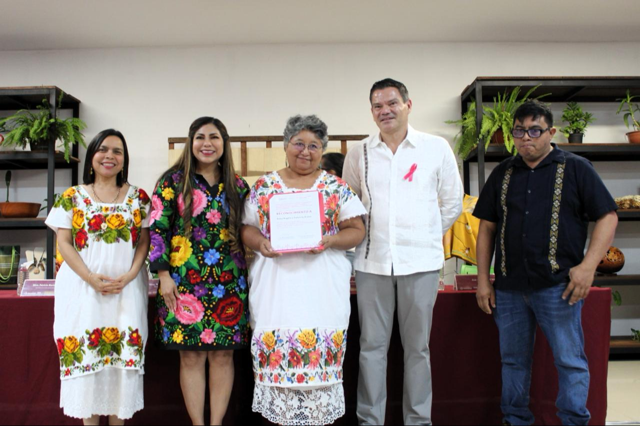 Gobierno de Yucatán premia concursos de bordado y arte popular 2025. Gobierno de Yucatán premia concursos de bordado y arte popular 2025.