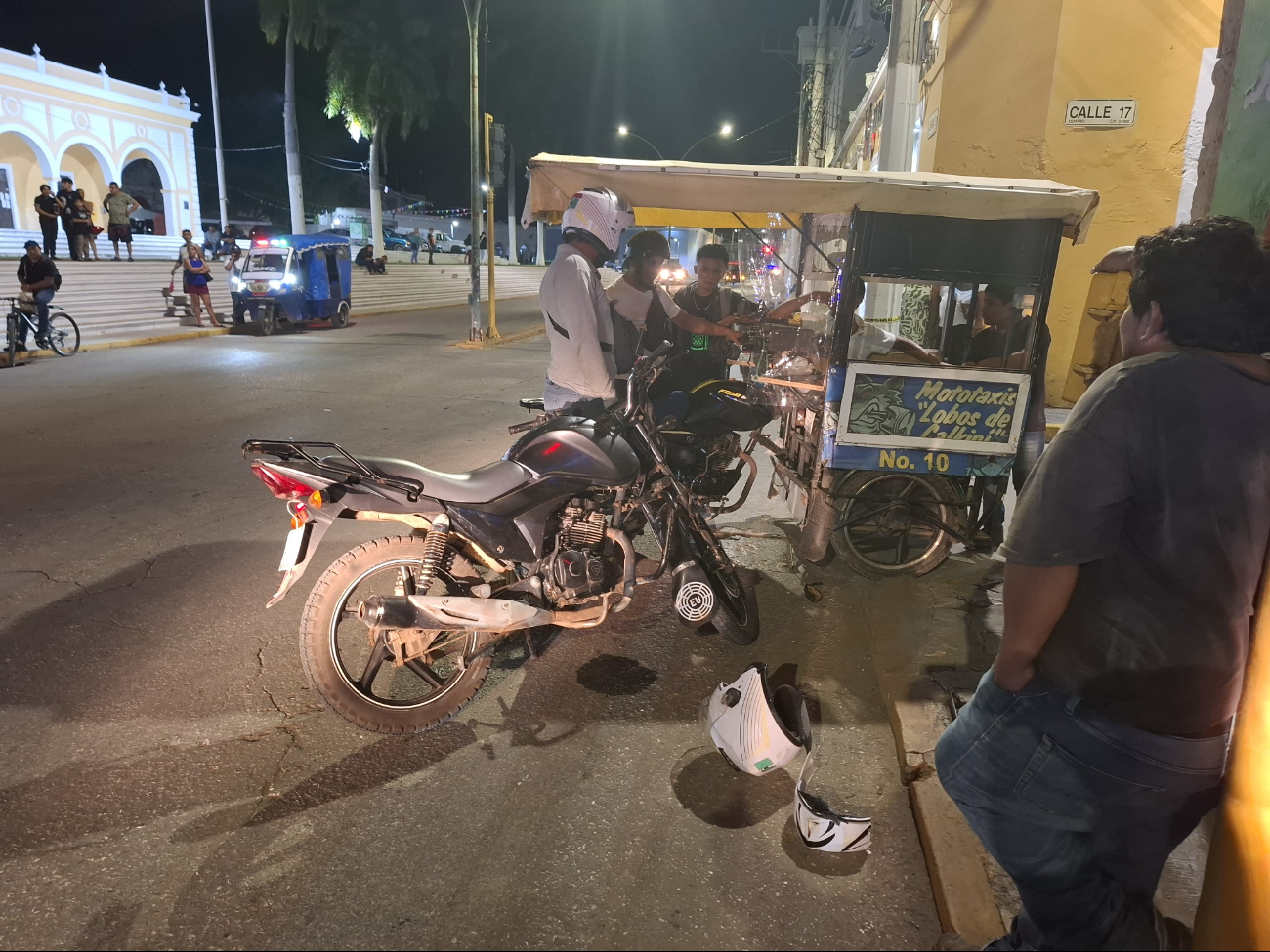 Accidente menor termina en golpes y caos vial en Campeche