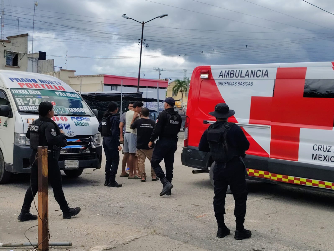 El lesionado fue atendido por paramédicos de la Cruz roja y trasladado a un hospital