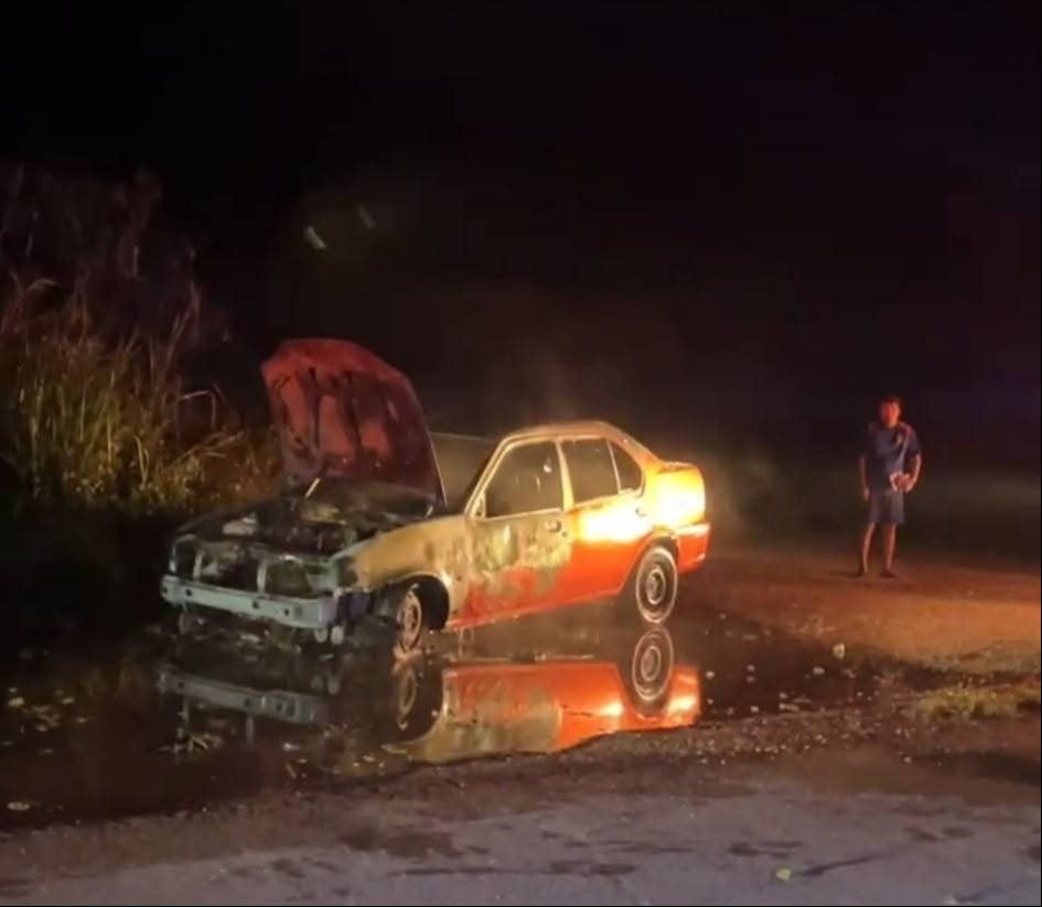 Unidad registra la pérdida total tras incendio en Chetumal; una falla en el motor puso en peligro la integridad del conductor Unidad registra la pérdida total tras incendio en Chetumal; una falla en el motor puso en peligro la integridad del conductor