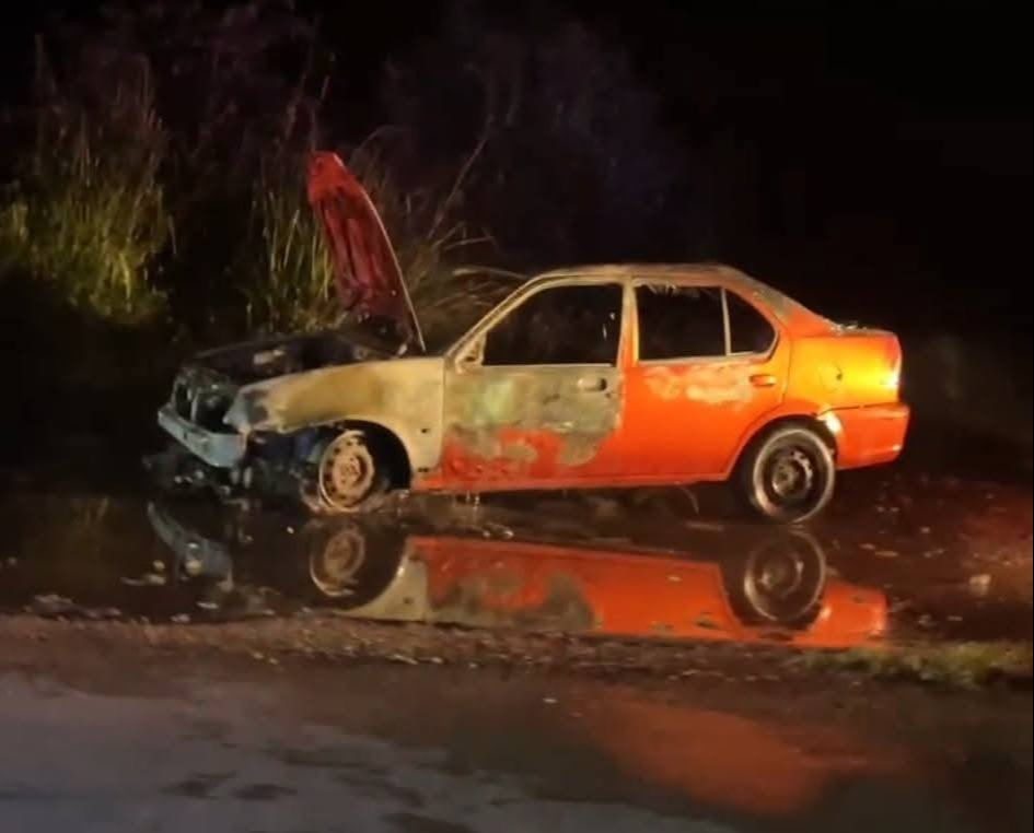 Unidad registra la pérdida total tras incendio en Chetumal; una falla en el motor puso en peligro la integridad del conductor Unidad registra la pérdida total tras incendio en Chetumal; una falla en el motor puso en peligro la integridad del conductor