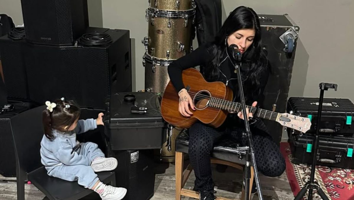 Cazzu reacciona al regalo de cumpleaños que Nodal le dio a su hija Cazzu reacciona al regalo de cumpleaños que Nodal le dio a su hija