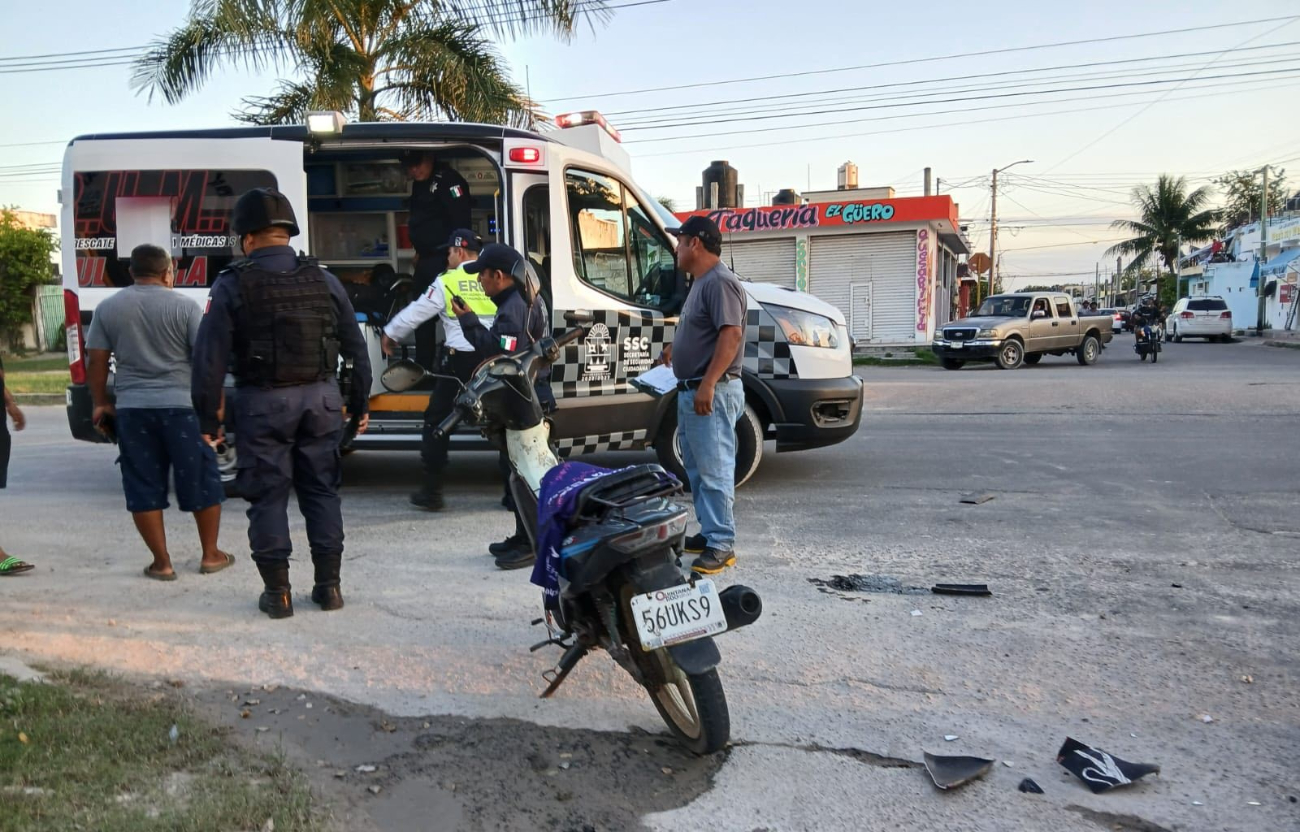 Paramédicos acudieron al lugar, brindando atención médica a las mujeres Paramédicos acudieron al lugar, brindando atención médica a las mujeres