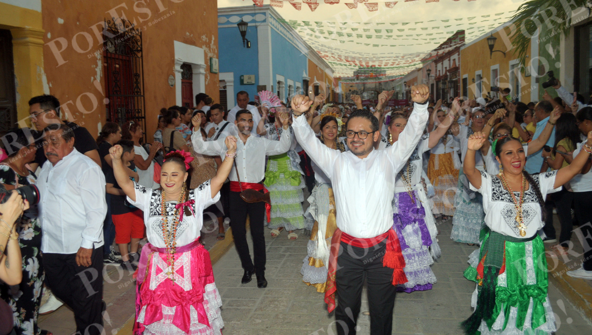 Cada octubre, Campeche celebra el Mes de la Campechanidad, una festividad que honra su historia, cultura e identidad. Cada octubre, Campeche celebra el Mes de la Campechanidad, una festividad que honra su historia, cultura e identidad.
