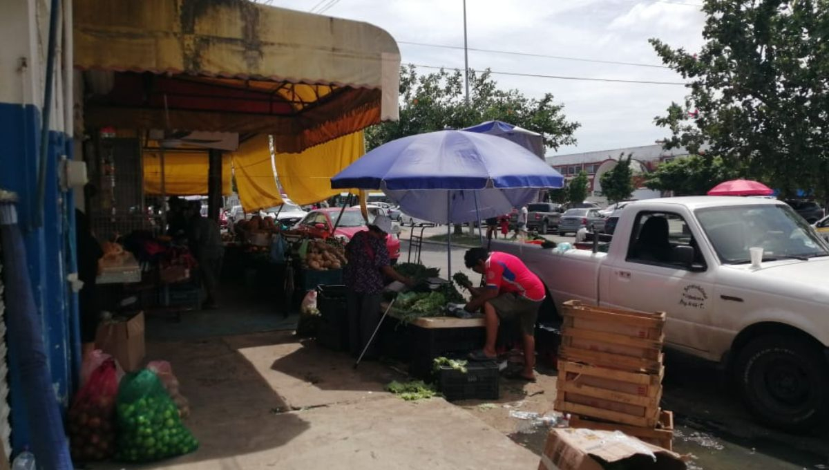 El robo hormiga provoca fuertes pérdidas económicas en los comercios semifijos del mercado Lázaro Cárdenas El robo hormiga provoca fuertes pérdidas económicas en los comercios semifijos del mercado Lázaro Cárdenas