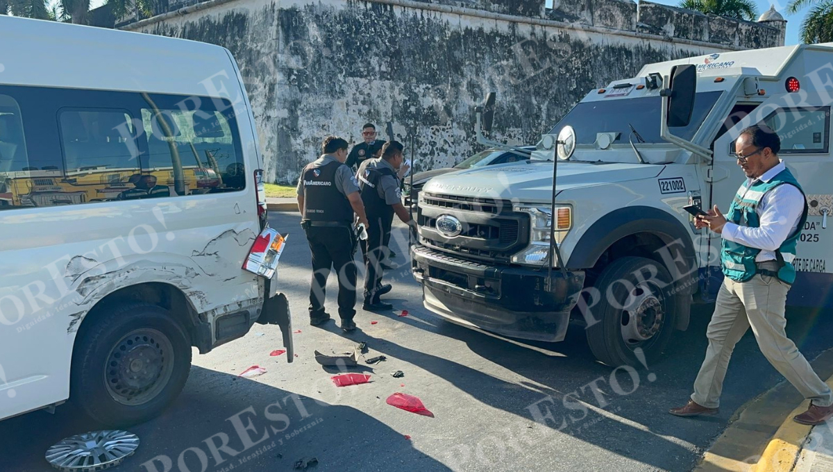 Una camioneta de valores chocó contra una van del Centro Penitenciario de San Francisco Kobén. Una camioneta de valores chocó contra una van del Centro Penitenciario de San Francisco Kobén.