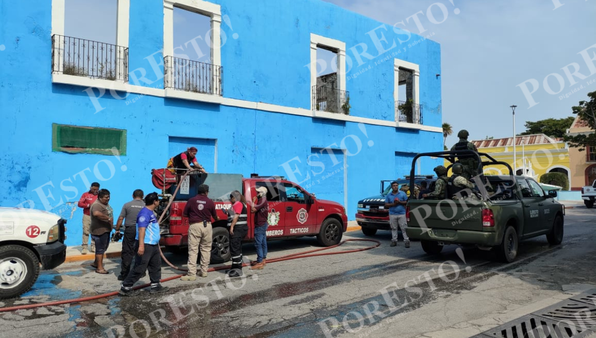 Bomberos controlan incendio en vivienda del Centro de Carmen; hallan a cuatro menores en riesgo