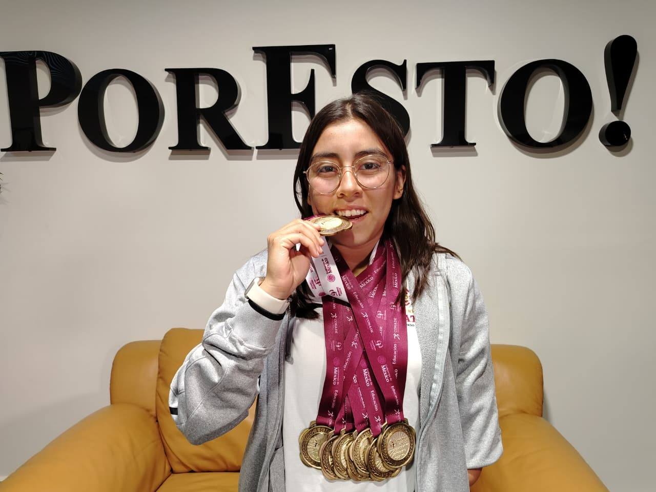Con sólo 17 años, la paranadadora presume sus ocho oros obtenidos en la Paralimpiada Con sólo 17 años, la paranadadora presume sus ocho oros obtenidos en la Paralimpiada