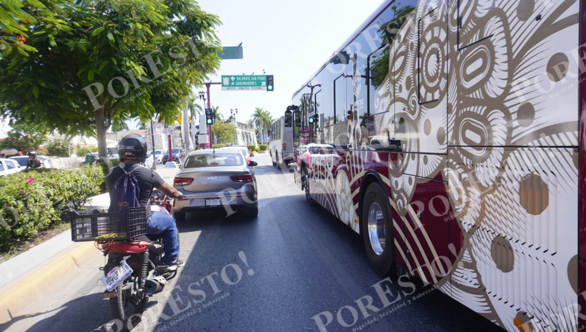 Actualmente operan 22 autobuses en la red troncal de la capital. Actualmente operan 22 autobuses en la red troncal de la capital.