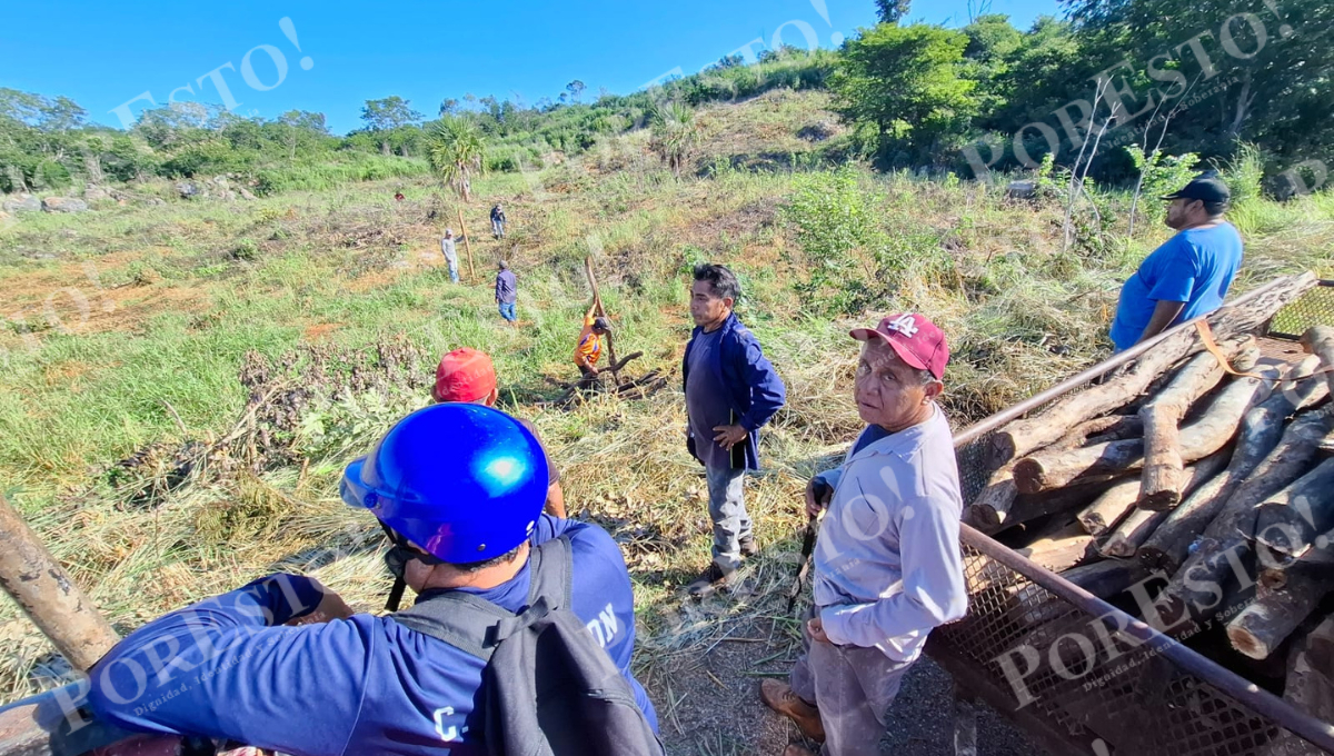 Ejidatarios de Nohalal, Hecelchakán, iniciaron la construcción de su propio basurero municipal Ejidatarios de Nohalal, Hecelchakán, iniciaron la construcción de su propio basurero municipal