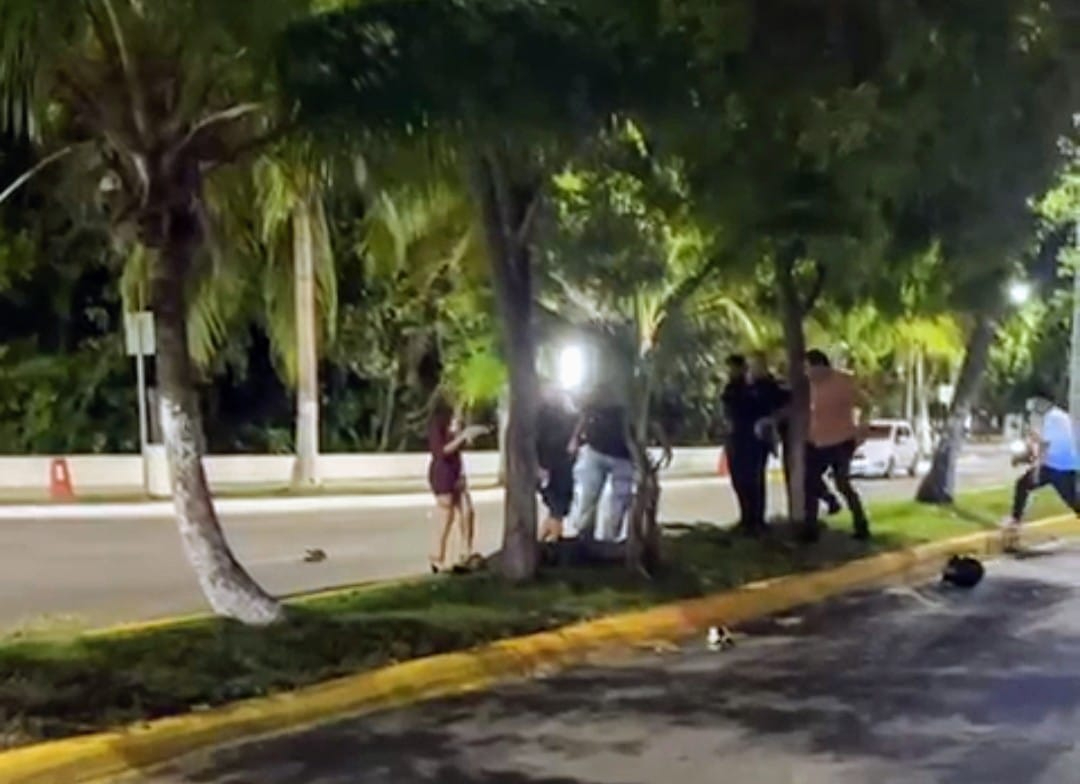 Joven motociclista fallece tras accidente vial en Boulevard Bahía Joven motociclista fallece tras accidente vial en Boulevard Bahía