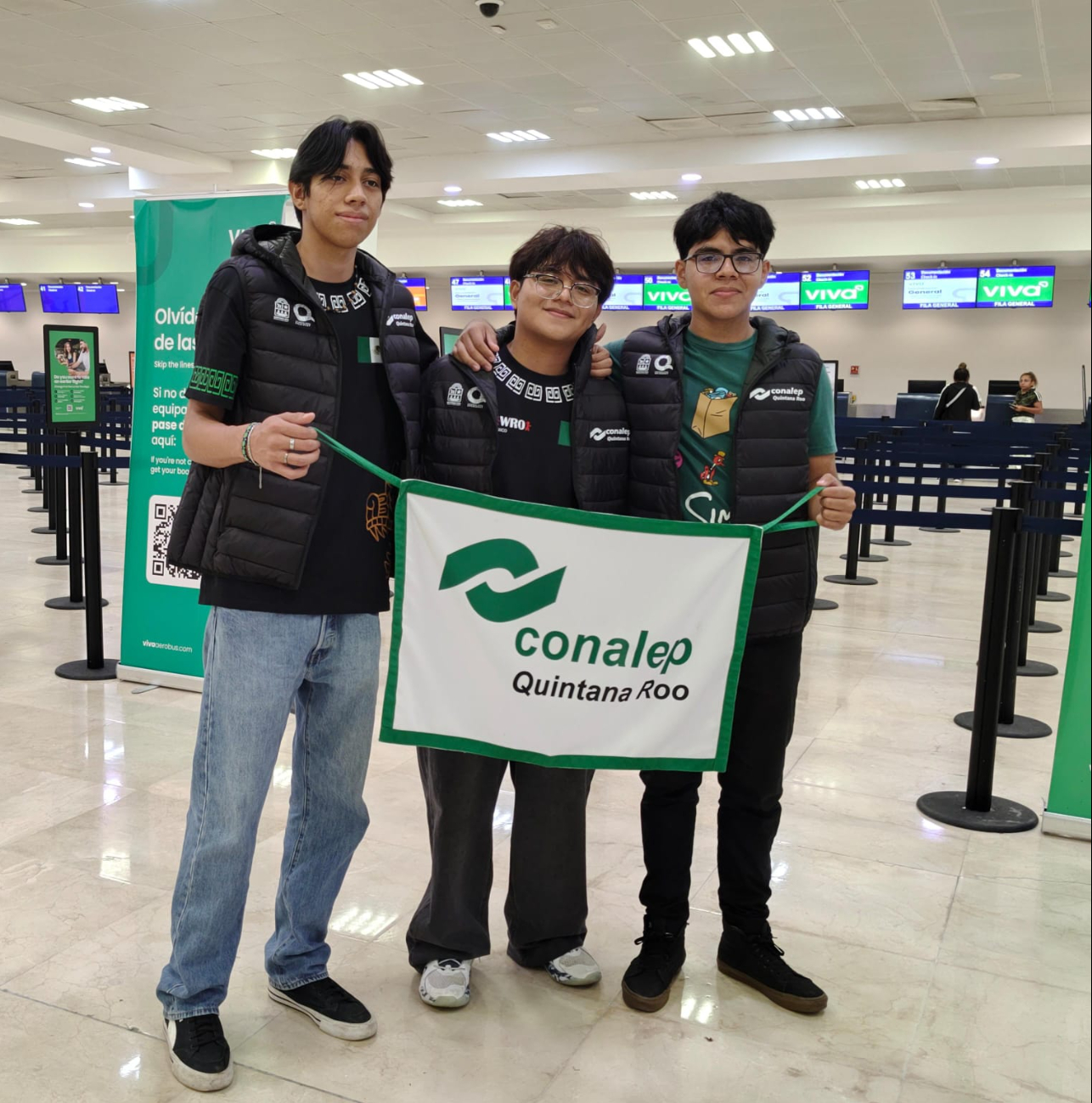 Tres jóvenes cancunenses del Conalep representarán a México en las Olimpiadas de Robótica en Panamá.