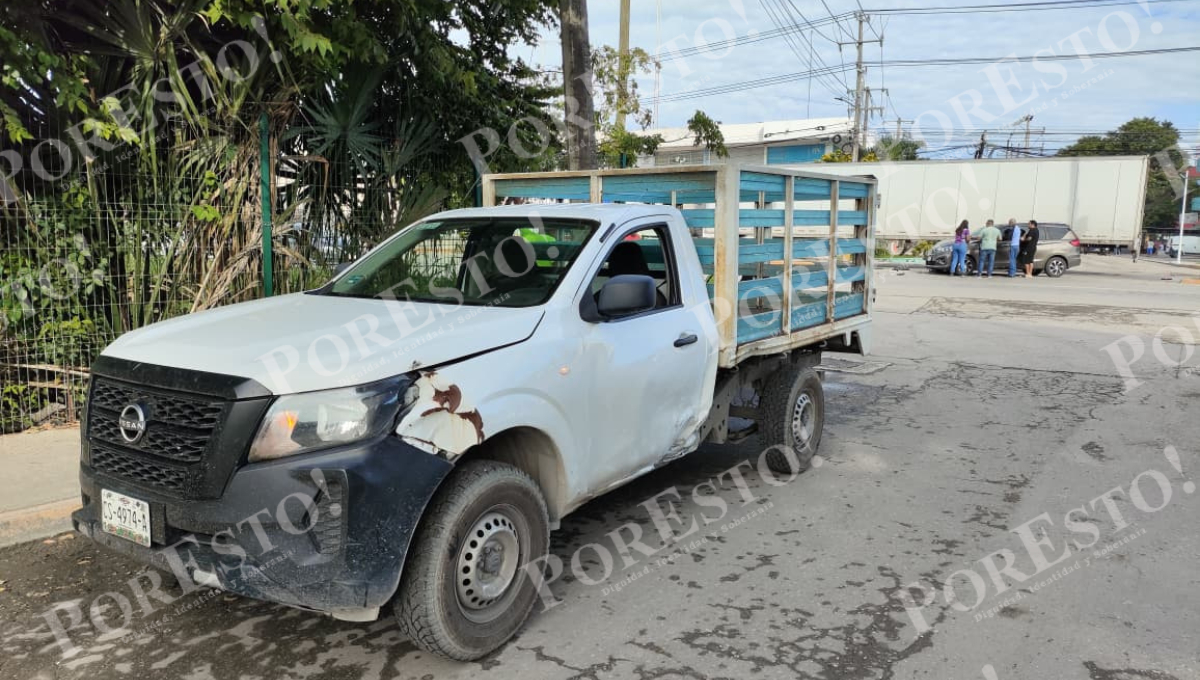 Una camioneta Suzuki impactó a una Nissan que realizó una maniobra imprudente para tomar un retorno. Una camioneta Suzuki impactó a una Nissan que realizó una maniobra imprudente para tomar un retorno.