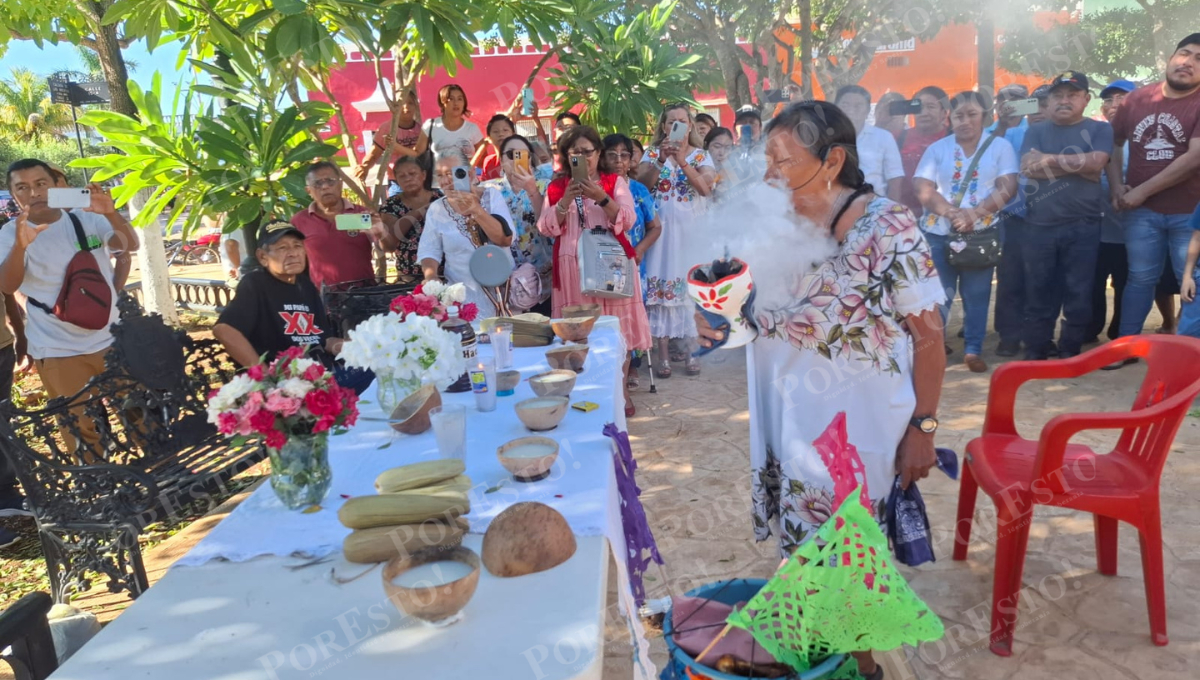 Tradición y espiritualidad se unen en la entrega del maíz nuevo en Campeche Tradición y espiritualidad se unen en la entrega del maíz nuevo en Campeche