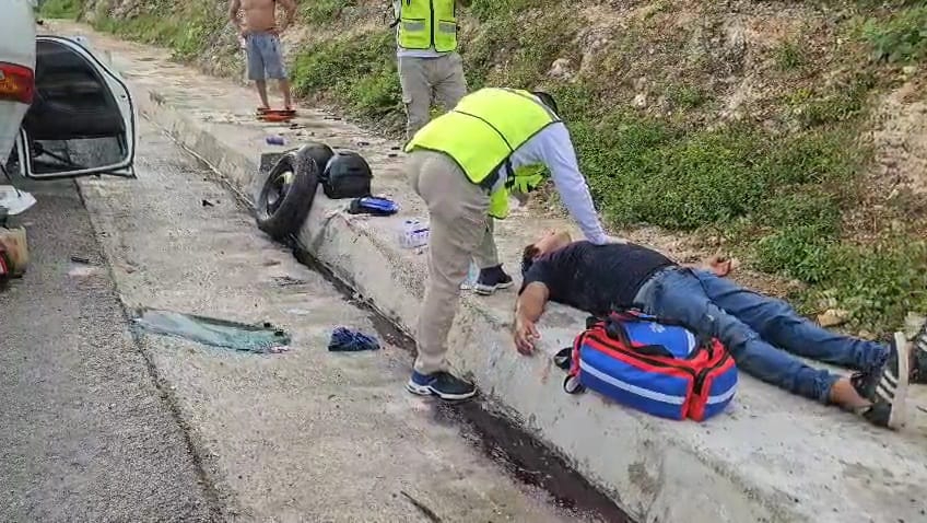 Dos personas resultaron lesionadas; otras dos salieron ilesas.