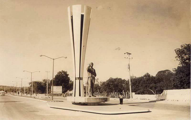 Ex monumento a Pablo García en la avenida Gobernadores