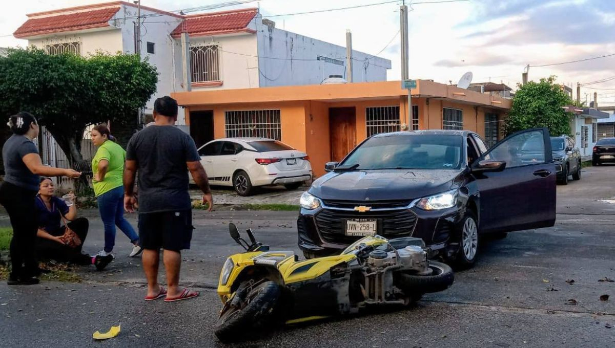 Motociclista resulta afectada tras percance vial en Chetumal