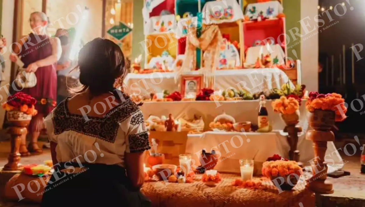 Las comunidades decoran altares con alimentos, flores y objetos personales desde el 27 de octubre. Las comunidades decoran altares con alimentos, flores y objetos personales desde el 27 de octubre.