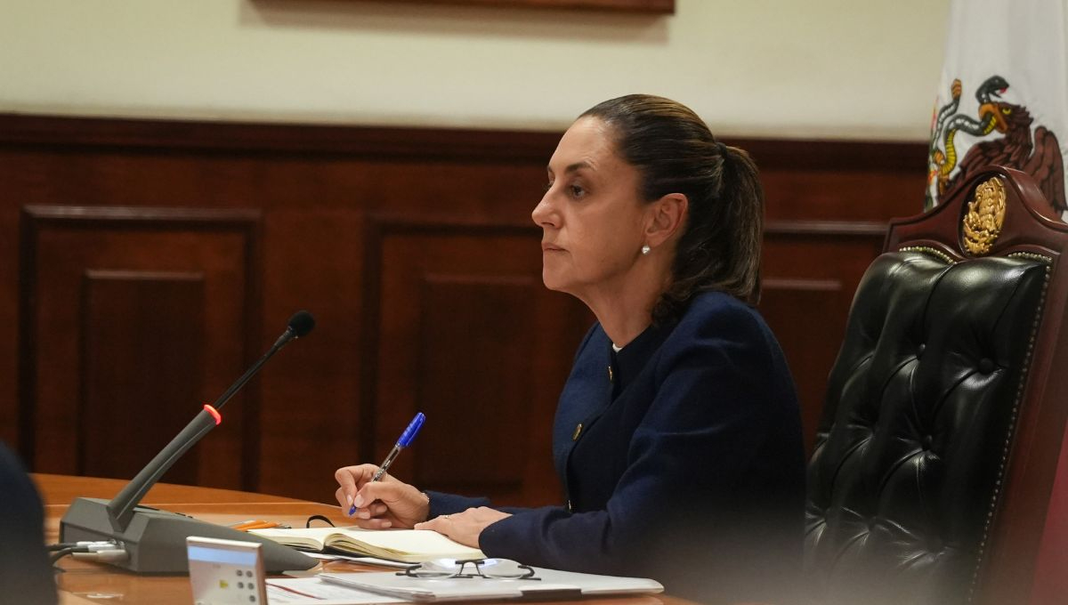 Presidenta Sheinbaum evalúa apertura de caminos y entrega de apoyos a afectados por las lluvias