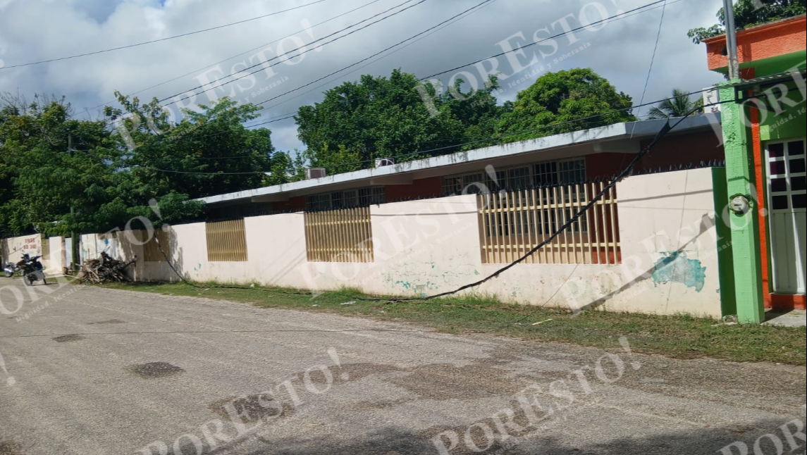 Vecinos escucharon explosiones y reportaron el hecho a la CFE. Vecinos escucharon explosiones y reportaron el hecho a la CFE.