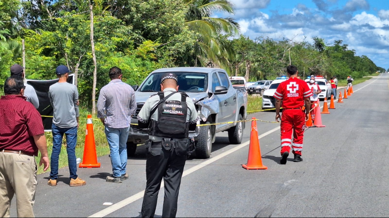 Autoridades arribaron al lugar, acordonando el área donde se encontraba la unidad responsable