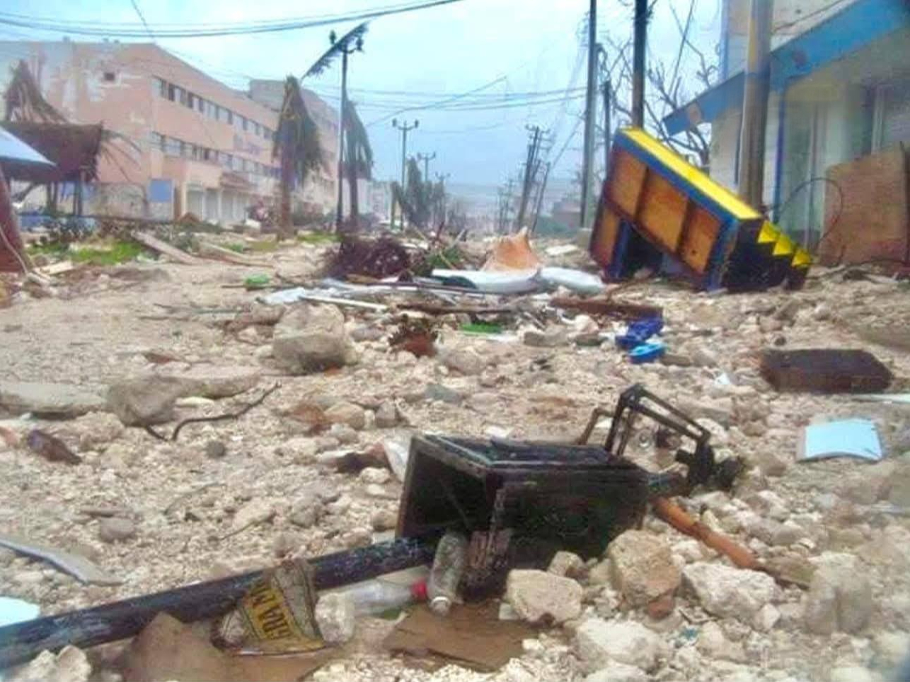 Debido a la magnitud de los daños, la isla tardó en recuperarse Debido a la magnitud de los daños, la isla tardó en recuperarse