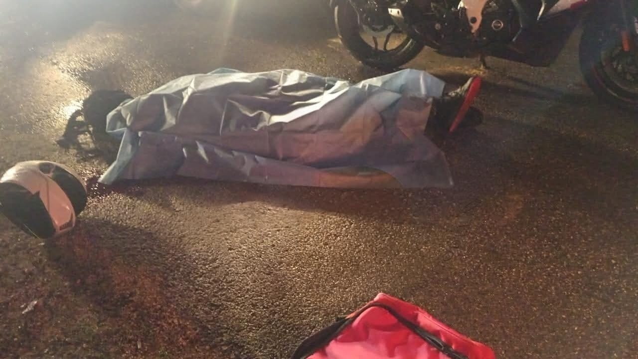 El conductor perdió la vida de manera instantánea en el lugar.