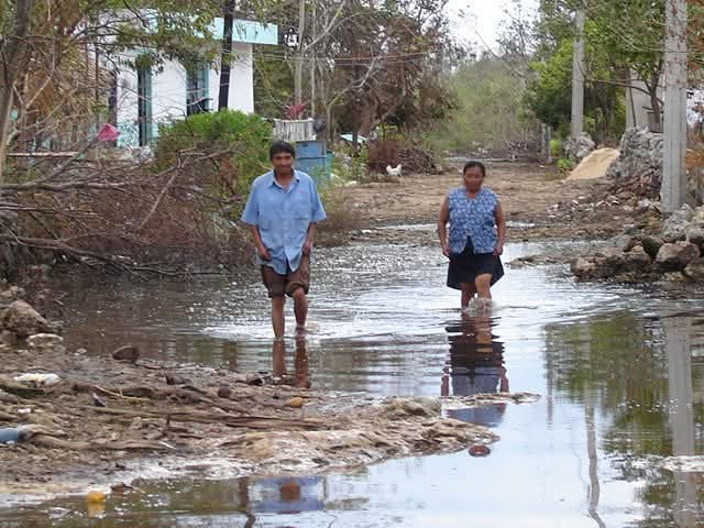 El nivel del agua subió hasta inundar miles de viviendas El nivel del agua subió hasta inundar miles de viviendas