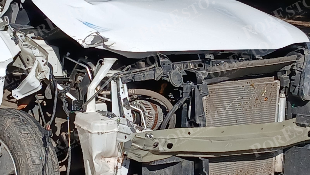 El percance se dio porque ambos vehículos circulaban en un solo carril, ya que el otro está inhabilitado por un juicio. El percance se dio porque ambos vehículos circulaban en un solo carril, ya que el otro está inhabilitado por un juicio.