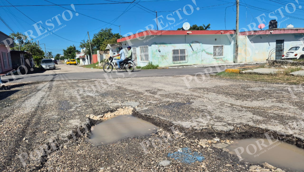 Piden reparar peligroso bache en la colonia Centenario de Champotón Piden reparar peligroso bache en la colonia Centenario de Champotón