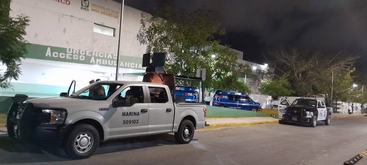 Una de las personas involucradas tuvo que ser trasladada al hospital. Una de las personas involucradas tuvo que ser trasladada al hospital.