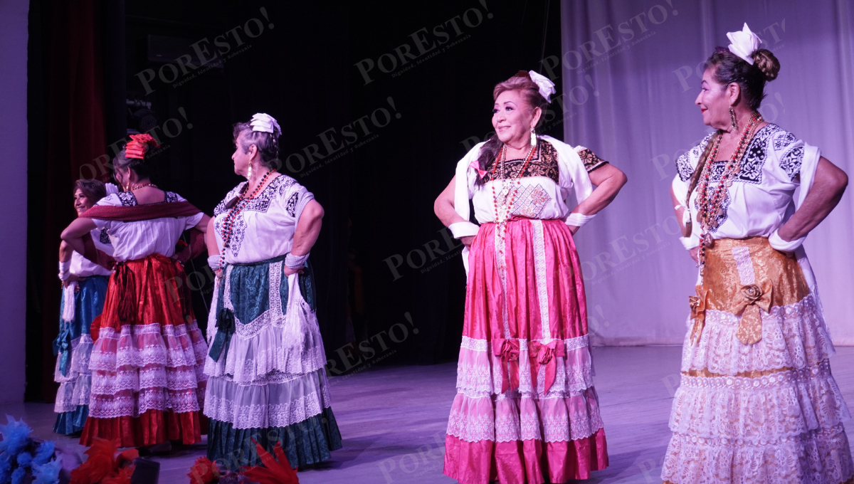 Celebran belleza y valía de mujeres adultas mayores en emotiva velada Celebran belleza y valía de mujeres adultas mayores en emotiva velada