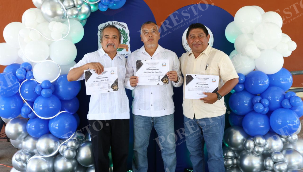 Durante el evento se entregaron reconocimientos a ex alumnos destacados, entre ellos a Liborio Antonio Chí Yeh, Daniel Adán España Novelo y José Mauriel Koh Cot. Durante el evento se entregaron reconocimientos a ex alumnos destacados, entre ellos a Liborio Antonio Chí Yeh, Daniel Adán España Novelo y José Mauriel Koh Cot.