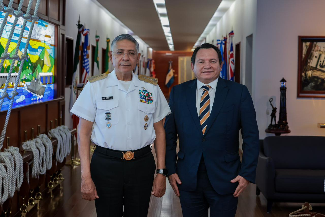 El Gobernador de Yucatán acudió a una reunión en la CDMX para supervisar avances de la obra. El Gobernador de Yucatán acudió a una reunión en la CDMX para supervisar avances de la obra.