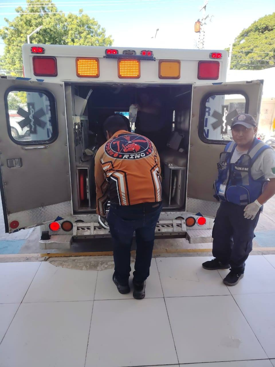 Auxilian a madre primeriza a punto de morir por hemorragia en Juan Sarabia Auxilian a madre primeriza a punto de morir por hemorragia en Juan Sarabia