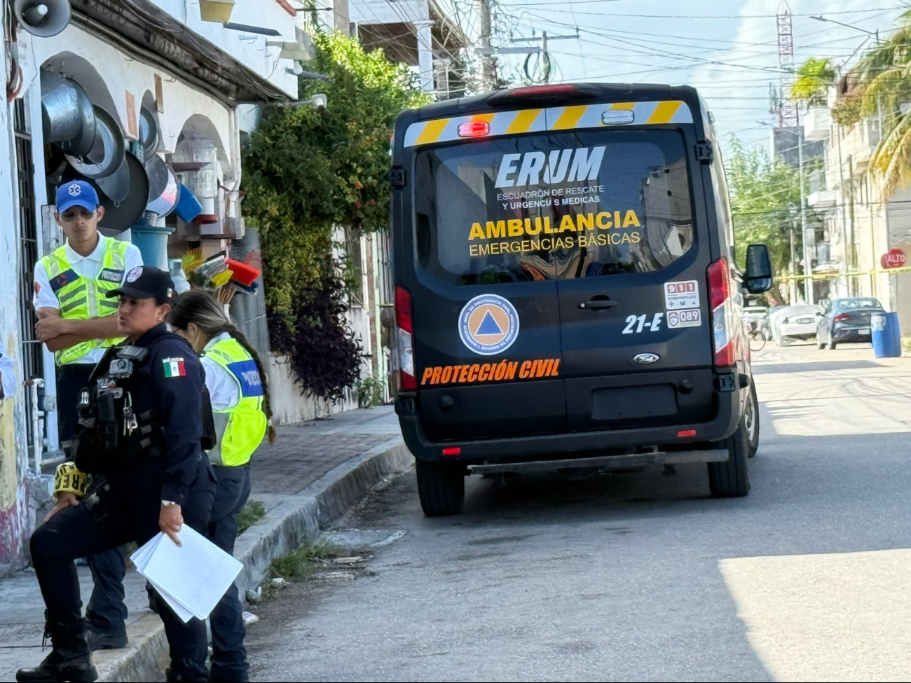 El cuerpo fue levantado por personal del Semefo para practicar la necropsia. El cuerpo fue levantado por personal del Semefo para practicar la necropsia.