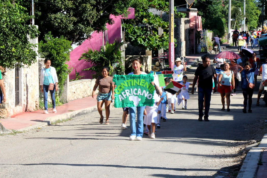 Niños de Yucatán desfilan por la paz en el Día de las Naciones Unidas Niños de Yucatán desfilan por la paz en el Día de las Naciones Unidas