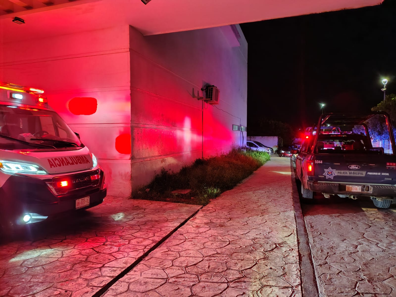 Paramédicos de urgencias avanzadas brindaron atención inmediata al menor. Paramédicos de urgencias avanzadas brindaron atención inmediata al menor.