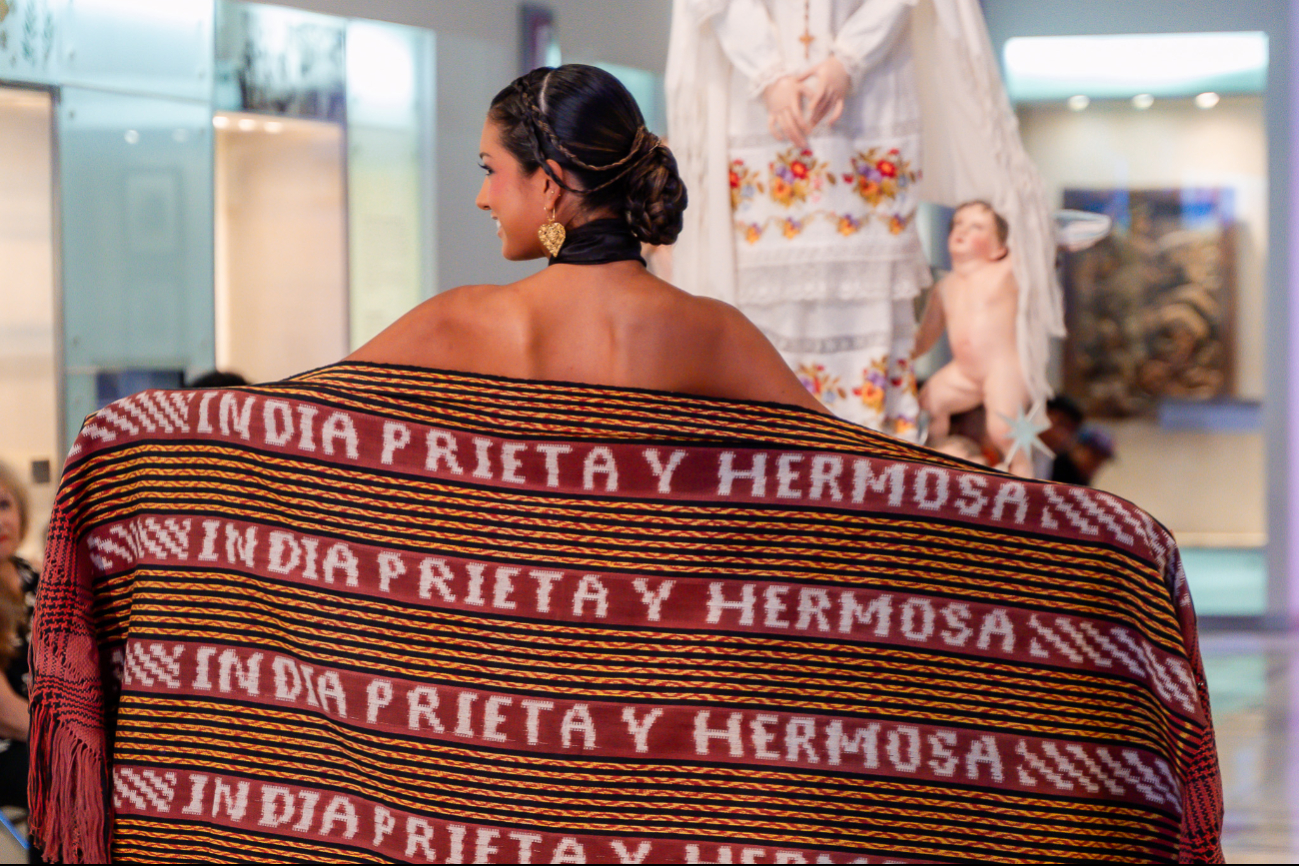 “Elaboramos desde lo más tradicional hasta lo más  moderno”, dijeron las bordadoras participantes. “Elaboramos desde lo más tradicional hasta lo más  moderno”, dijeron las bordadoras participantes.