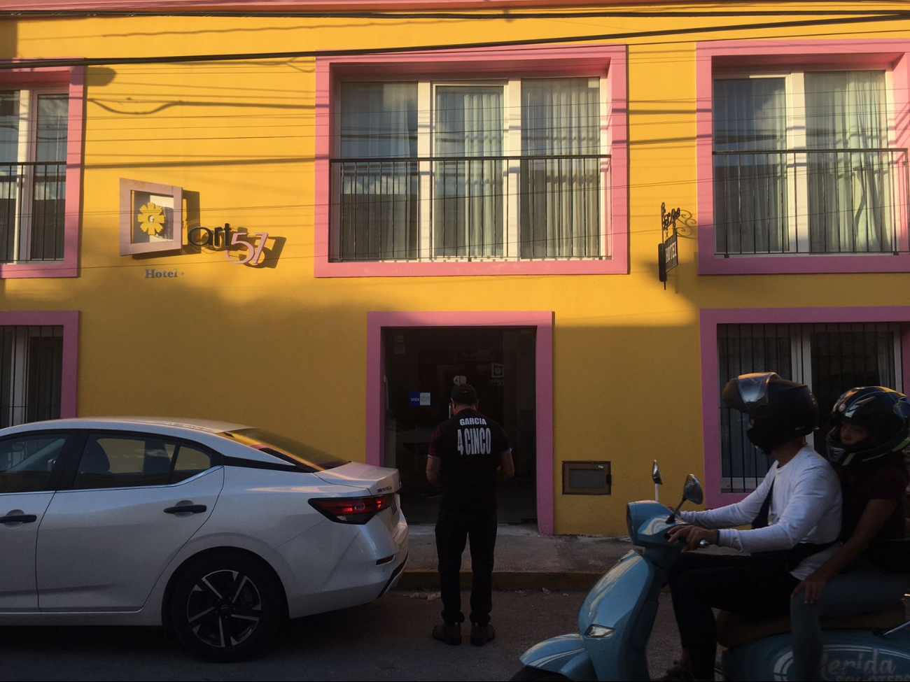 Hoteleros piden a las autoridades piso parejo: que paguen impuestos, permisos y servicios personalizados Hoteleros piden a las autoridades piso parejo: que paguen impuestos, permisos y servicios personalizados