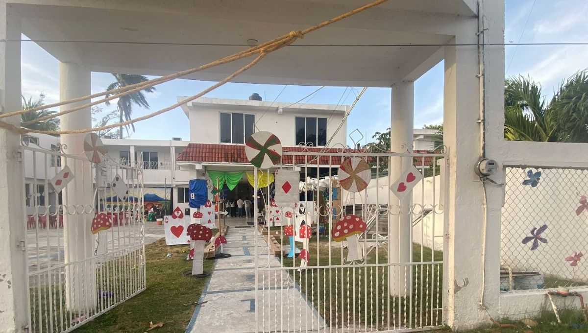 Denuncian padres de familia agresión física hacía niña de 3 años por parte de presunto director de Kinder Centro Escolar Escocia Denuncian padres de familia agresión física hacía niña de 3 años por parte de presunto director de Kinder Centro Escolar Escocia
