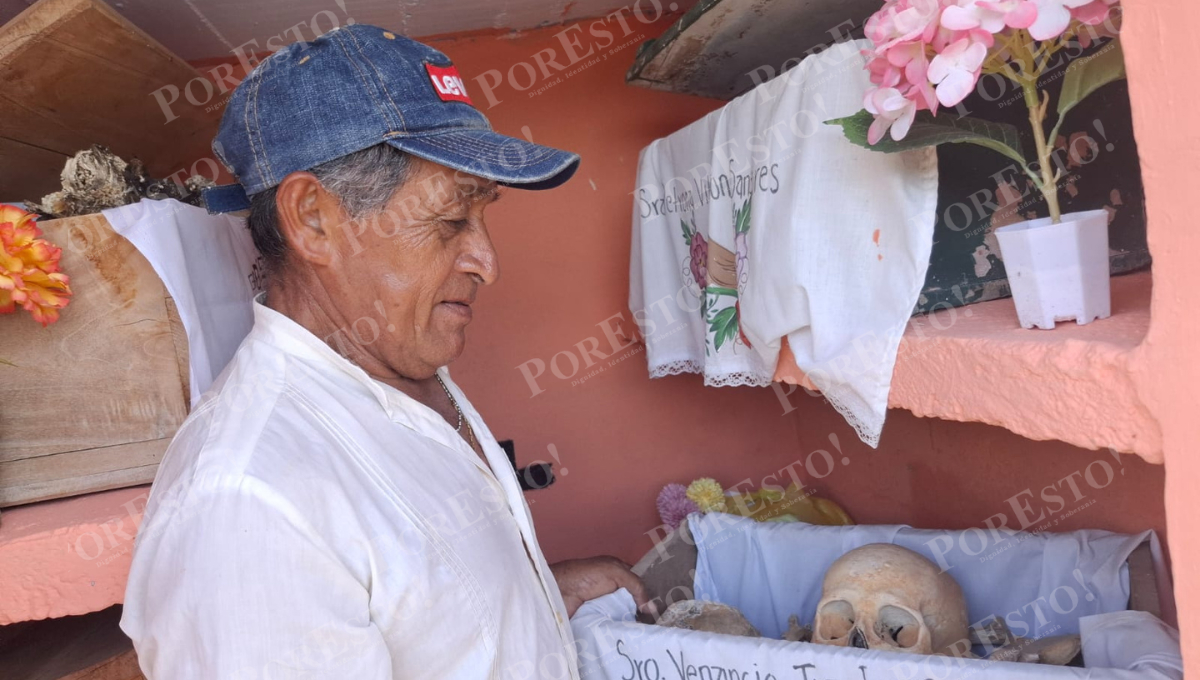 El exsepulturero Venancio Tuz es parte fundamental de la tradición El exsepulturero Venancio Tuz es parte fundamental de la tradición