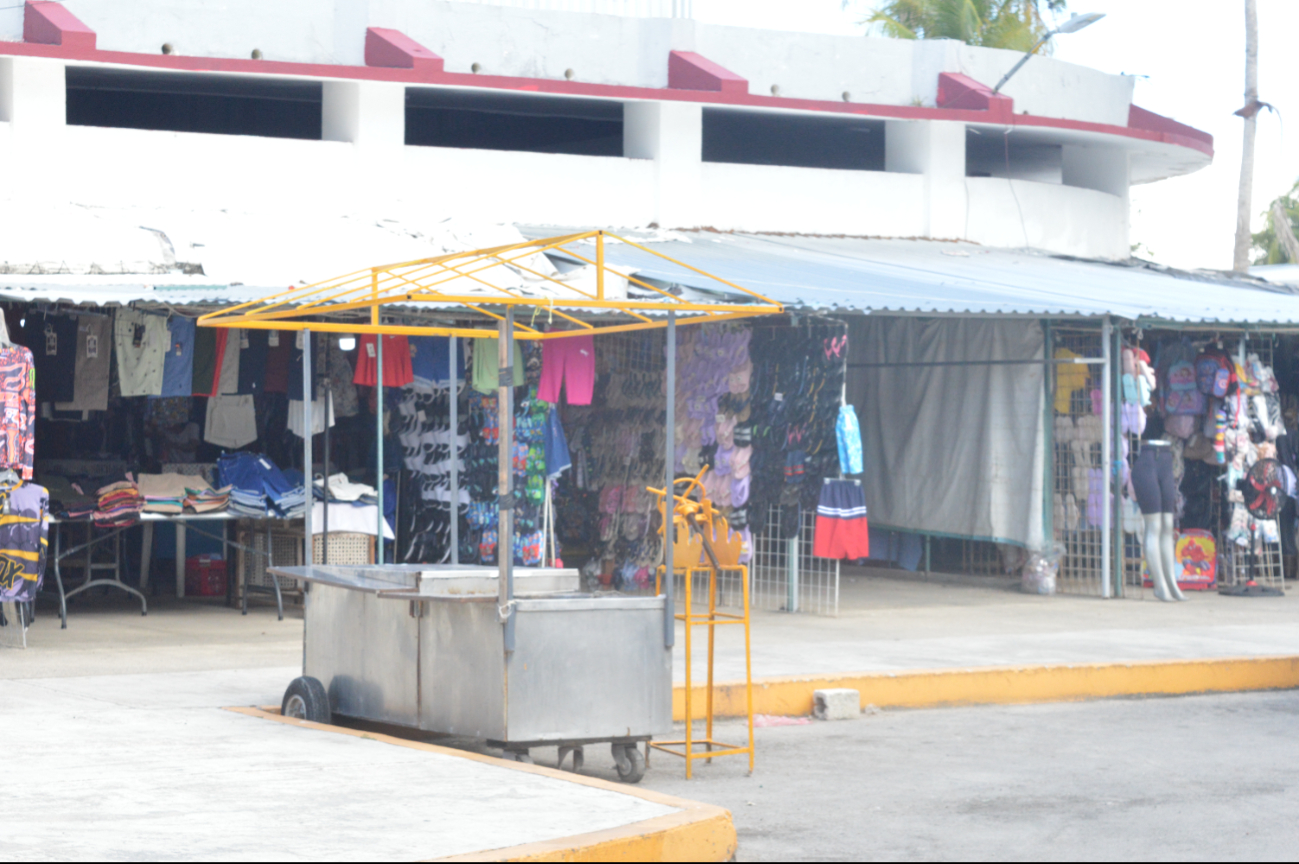 Octubre ha sido uno de los meses más difíciles para vendedores del mercado municipal y del centro de la isla Octubre ha sido uno de los meses más difíciles para vendedores del mercado municipal y del centro de la isla