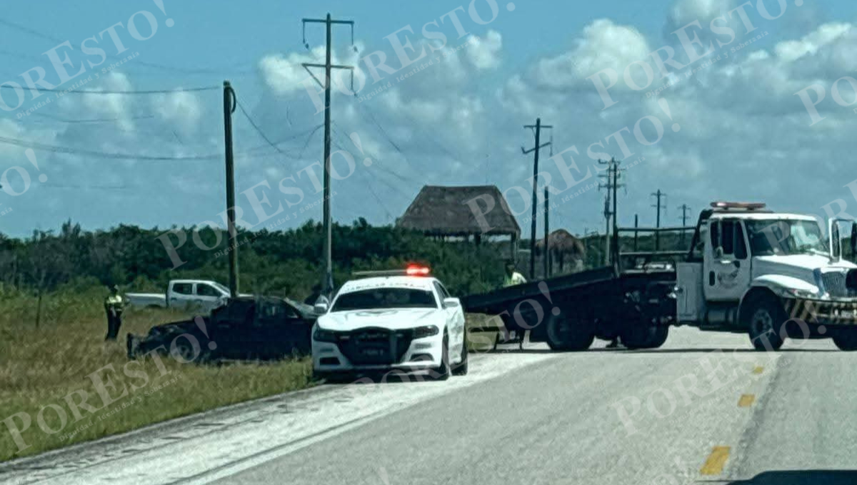 Pierde el control de su camioneta y termina fuera de la carretera entre Isla Aguada y Sabancuy Pierde el control de su camioneta y termina fuera de la carretera entre Isla Aguada y Sabancuy