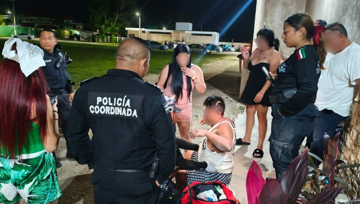Sujeto es arrollado por su pareja al salir de un conocido bar en la plaza de toros y trasladado al hospital Sujeto es arrollado por su pareja al salir de un conocido bar en la plaza de toros y trasladado al hospital
