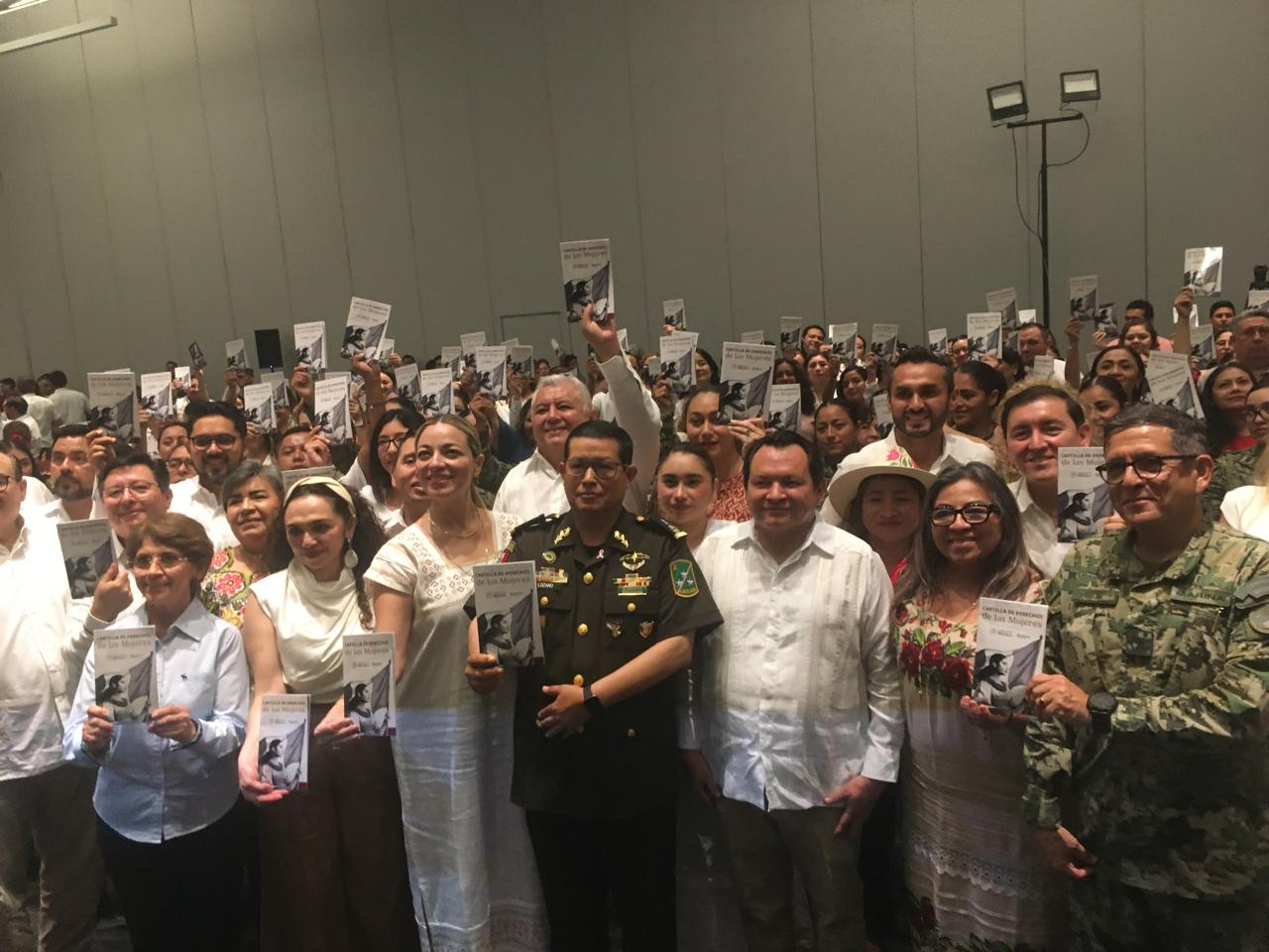 Yucatán refuerza políticas de igualdad con la distribución de la Cartilla de Derechos Humanos de las Mujeres Yucatán refuerza políticas de igualdad con la distribución de la Cartilla de Derechos Humanos de las Mujeres