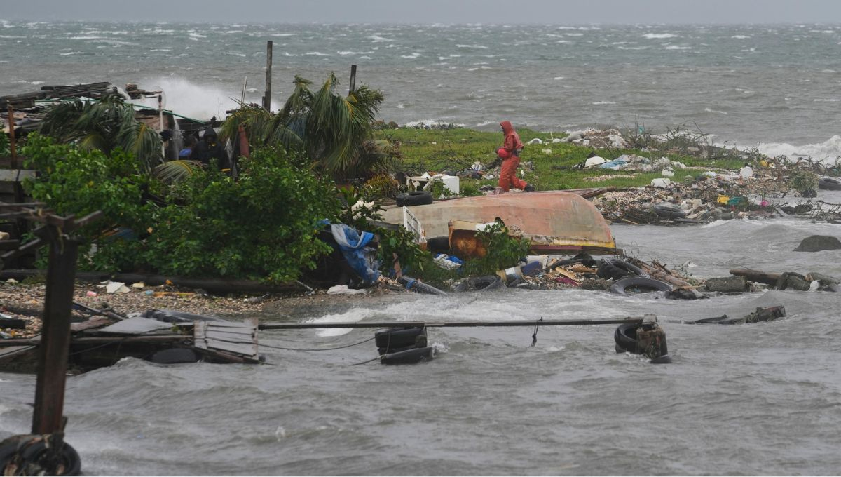 El Huracán Melissa ya ha dejado lluvias acumuladas de entre 3.8 y 7.6 metros, con máximos de hasta 10 metros, El Huracán Melissa ya ha dejado lluvias acumuladas de entre 3.8 y 7.6 metros, con máximos de hasta 10 metros,