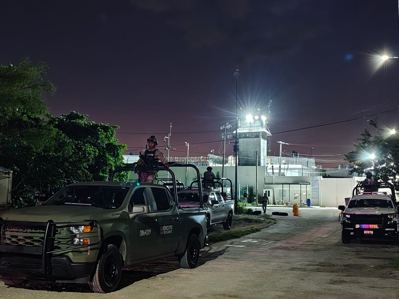 Elementos del Ejército, Guardia Nacional y de la SSC llegaron al Cereso.