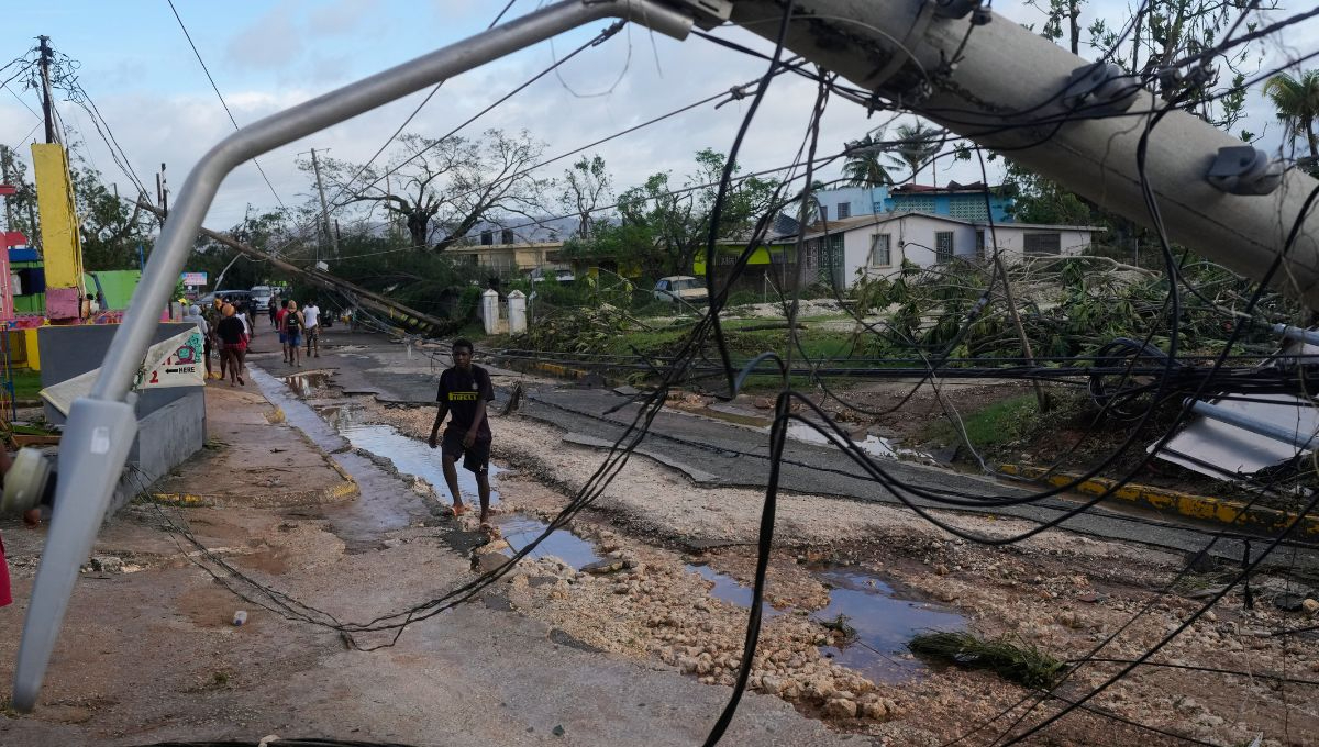 Melissa mantiene vientos máximos sostenidos de 185 km/h y rachas superiores Melissa mantiene vientos máximos sostenidos de 185 km/h y rachas superiores