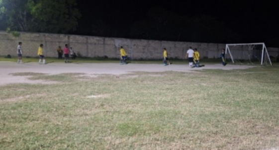 Se jugaron dos buenos partidos en el campo de la Capilla. Se jugaron dos buenos partidos en el campo de la Capilla.